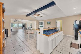 Lakeshore Escapes on Canyon Lake waterfront - 9