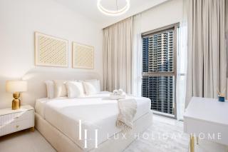LUX The Creekside Skyline View Suite - 6