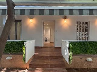 Cute Detached Home near Glyfada Center - 3