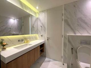 Luxury Asoke Sukhumvit near by BTS MRT Sleeps 4 - 4