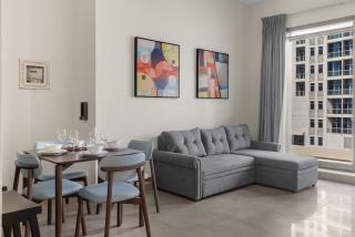 Stylish 1-Bedroom with Balcony & Amenities in Marina - 0