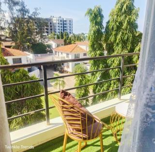 LES INTERNATIONAL - 2