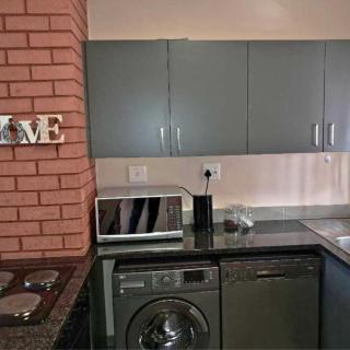 Waterfall Ridge Professional Apartment - 5
