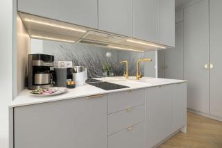 Gray Apartament z Balkonem i Dostępem do Basenu Apartament Blisko Morza by Noclegi Renters - 6