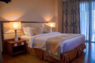 The Avenue Plaza Hotel - 7