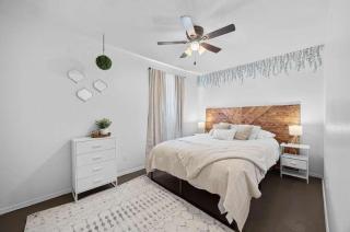 Stunning Lake Travis Retreat in Austin - 4