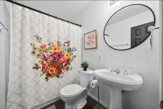 Stunning Lake Travis Retreat in Austin - 7