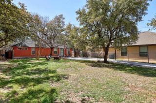 Stunning Lake Travis Retreat in Austin - 8