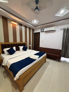 Vinayak guest house - 5