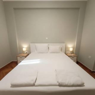 Kolonaki Corner -- Bright 2-Bed close to Metro - 4