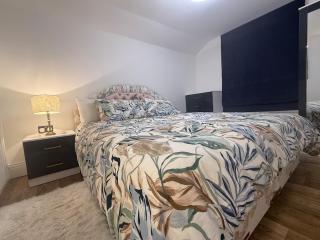 Luxury modern 2 bed property in Clapham North - 8