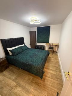 Luxury modern 2 bed property in Clapham North - 4