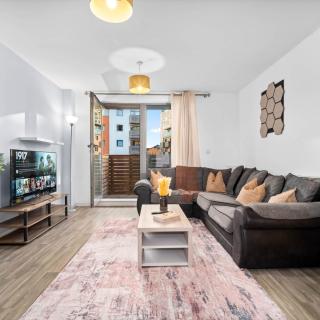 Stylish Apartment - City View - Centre - High Speed Internet - Balcony 85S - 4