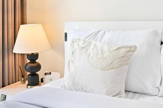 Burj Khalifa View Next to Dubai Mall Sleeps 12 - 5