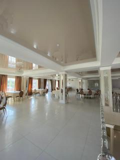 Готельно-рестораний комплекс SV Lion Хоростків - 1