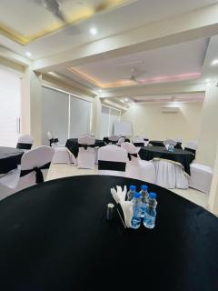 Hotel The Luxe 18 - Golf Course Road - 6