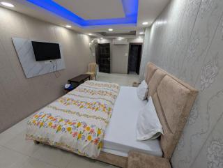 Happy In- Laxmi Nagar - 2