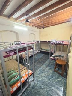 Murugan Mini Hall Rooms - 5