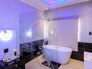 Skylight Guest Lodge - 6