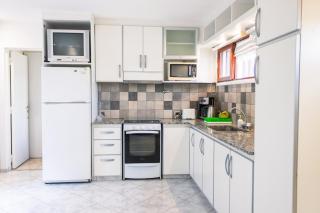 Luminoso PH con 2 dormitorios, patio - 8