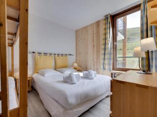 Appart T2 4 pers, ski aux pieds, en plein centre avec WIFI - FR-1-641-79 - 1