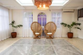 MiraNamin M A P I L I G Suite in Unique Historic Home - Shared Kitchen, Rooftop - 4