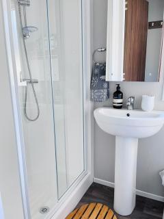 Lovely 3 bedroom holiday home in Seton Sand caravan park Wi-Fi Xbox - 1