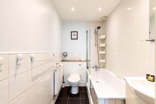 Modern Camberwell Garden Retreat - 6