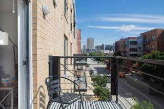 Spacious Third Ward Apt Near Summerfest with Balcony - 6