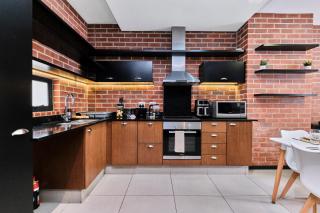 Stylish 2BR Apartment Steps from Rosebank Mall - 5