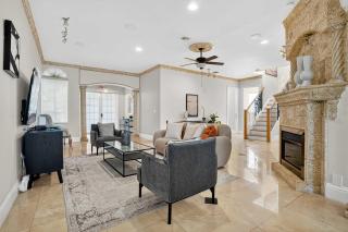 Hollywood Crest by Rove - 4BR Home with Heated Pool - 7