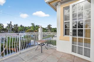 Hollywood Crest by Rove - 4BR Home with Heated Pool - 9