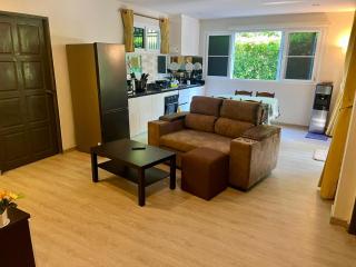 Lanta Sunshine Residence Apt 1 One Bed Apartment with AC and Work Space - 7