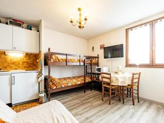 Studio cosy pour 2 pers avec kitchinette, proche des pistes et commerces - FR-1-807-58 - 2