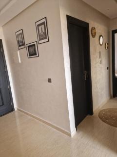 appartement spacieux et lumineux avec grand balcon - 2