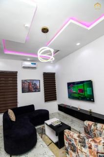 Luxury 1BR Apartment with Pool 12min from Airport - 4