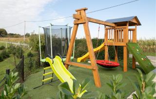 Awesome Home In Gornji Vinkovec - 7