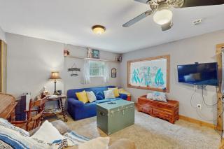 1 BR Lakefront Hideaway with Fenced Yard - 6