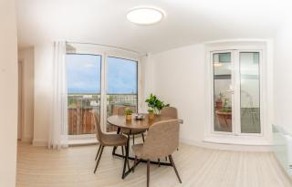 Spacious Shared Apartment by the Thames - 1