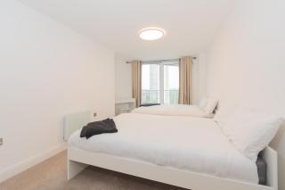 Spacious Shared Apartment by the Thames - 6