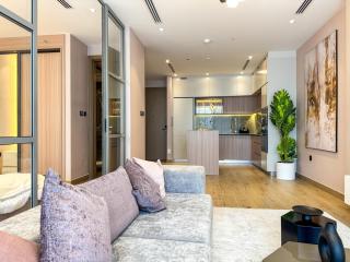 1BDR with Gym, Sauna, Pool - Opposite Circle Mall - 9