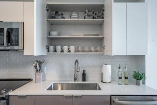 Stylish 2BR 2BA, Near Miami and FTL, Free Parking - 1