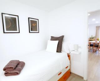 Salt & Serenade Modern Ocean View Apartment with Pool in Bajamar - 5