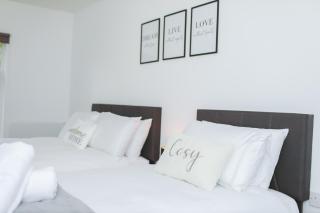 Perfectly Located City Centre Apartments - 7