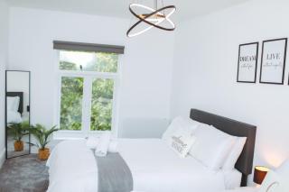 Perfectly Located City Centre Apartments - 3