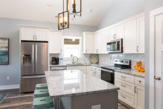 New Listing Updated Beach Cottage&Community Perks - 8