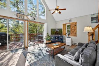 Quiet Loft Chalet near Bryce w Hot Tub & Fire Pit - 3