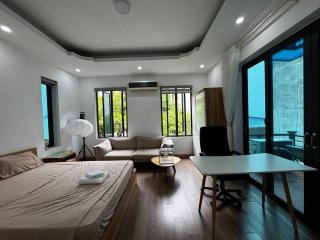 Spacious room in villa, steps to West Lake - 9