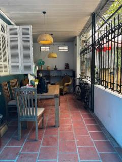 Spacious room in villa, steps to West Lake - 3