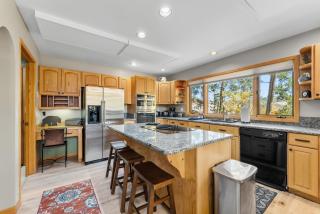 5 BDR Spacious Retreat Peaceful and Serene Views - 4